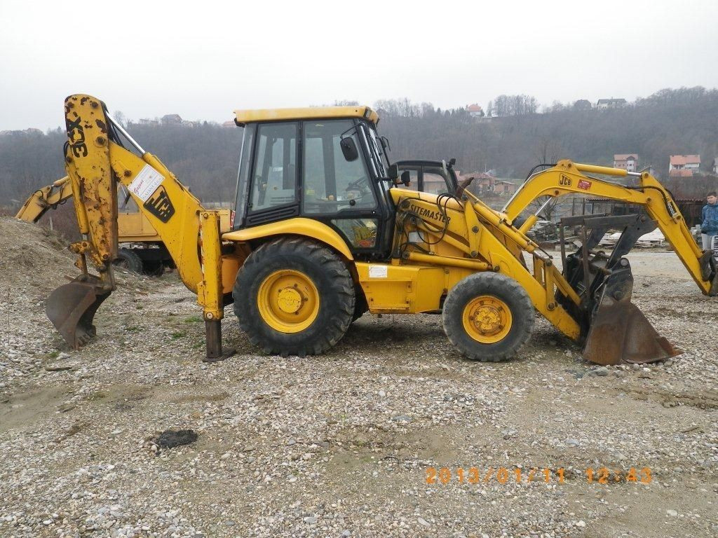 Экскаватор Погрузчик jcb 3x в аренду Нижнекамске круглосуточно - низкая цена